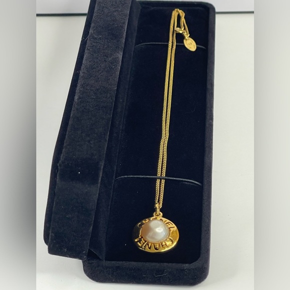 CHANEL Logo Pearl Round Gold Tone Pendant Necklace - Picture 12 of 12